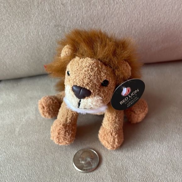 RED LION Hotels lion plushie / stuffed lion - Picture 3 of 7